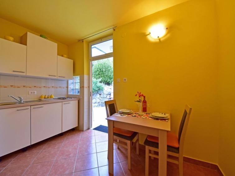 Apartment Charming Getaway W Panoramic Sea Views And Rewarded Garden *